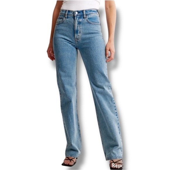 Abercrombie & Fitch Denim - Abercrombie and Fitch The 90’s Relaxed Jean High Rise Medium Wash 30/10R
